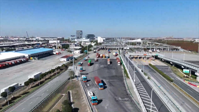 1672911785898.jpg 【消息稿】全国首例!上汽红岩携手友道智途开启社会道路常态化“真无人”测试和运营(1)_4098597.jpg