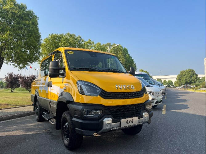 山是山，河是河，越野还看依维柯！