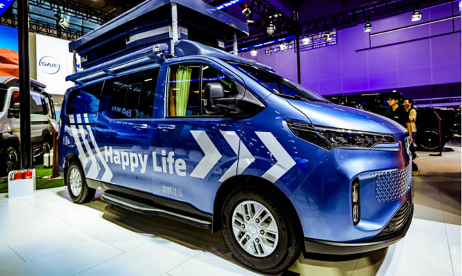 依维柯·聚星亮相广州车展，吸睛无数