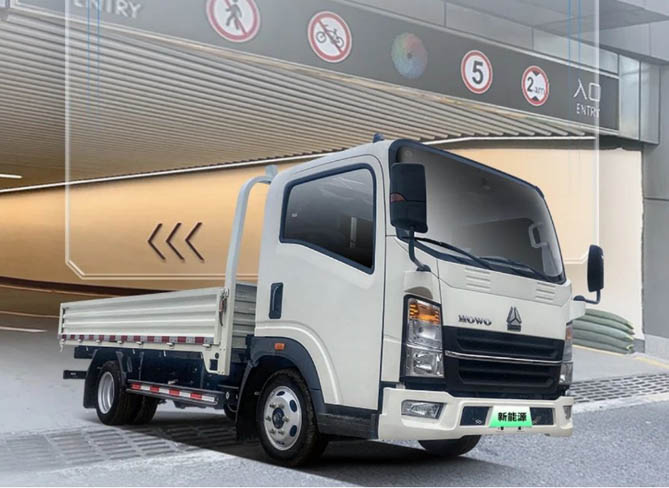 中国重汽HOWO新能源轻卡地库王——地库精英已上线！