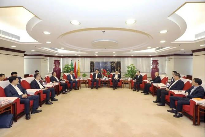 满慎刚到澳门南光集团参观交流