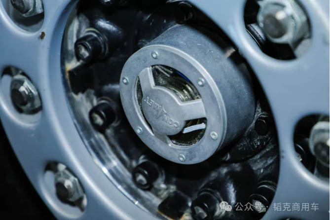 危化品运输行业为何都选康迈轮端？