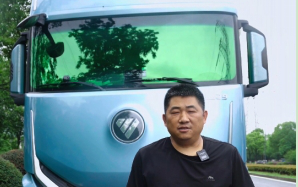 30年货运陈师傅：欧曼银河9就是我的移动堡垒 跑运输更有尊严