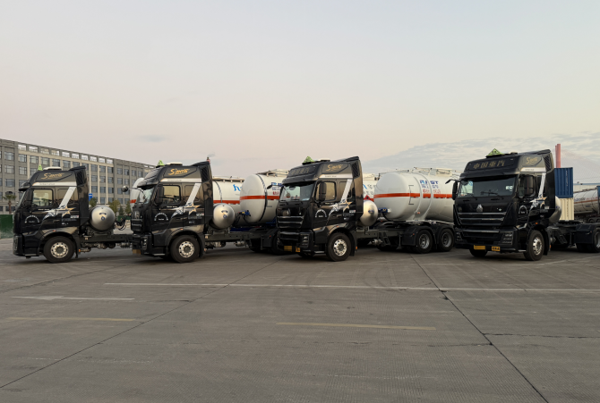 傅师傅的首选推荐——豪沃TH7燃气车节气更靠谱，这台车“闭眼入”！